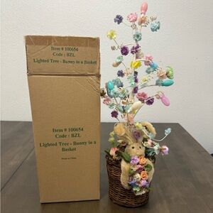 "Lighted Tree - Bunny in a Basket" collectible from the Easter Tree Hollow